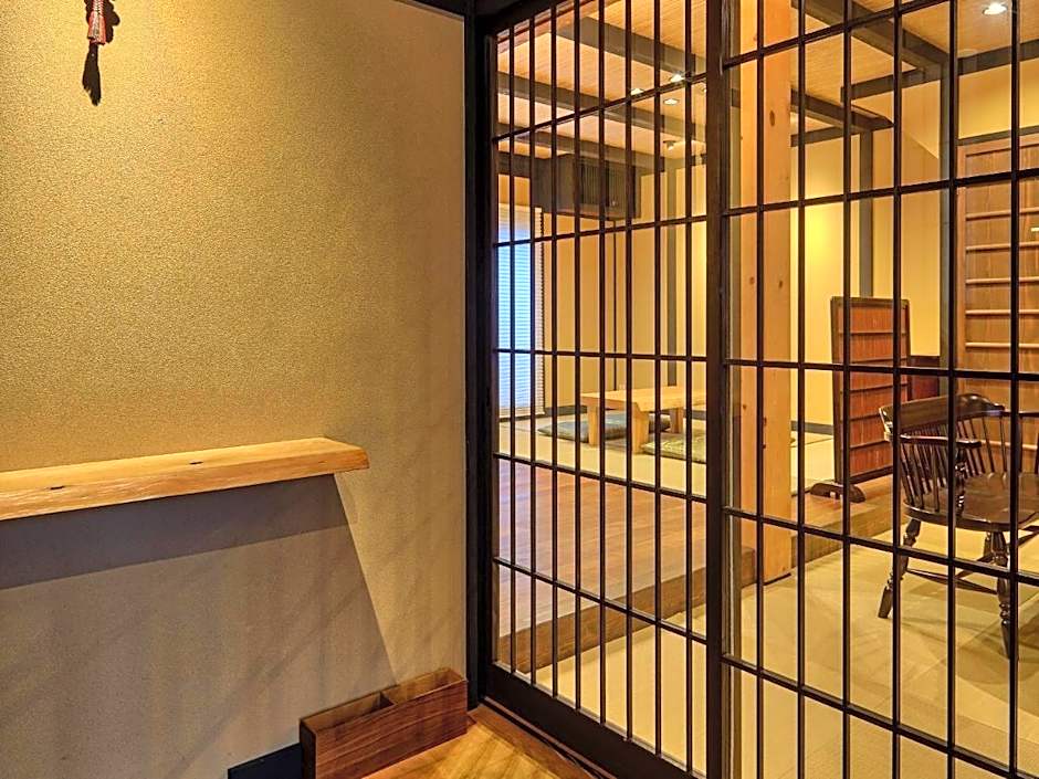 Tsumugi NishinotoinHanayacho