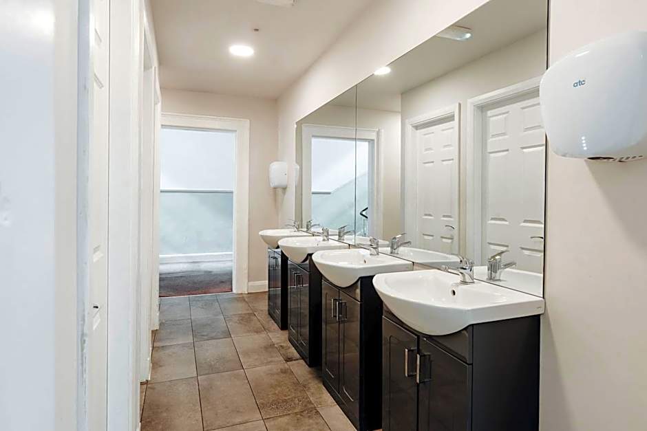 Eden Quay Guesthouse Private Rooms