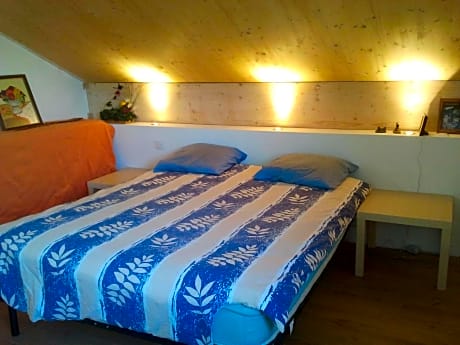 Triple Room with Shared Bathroom