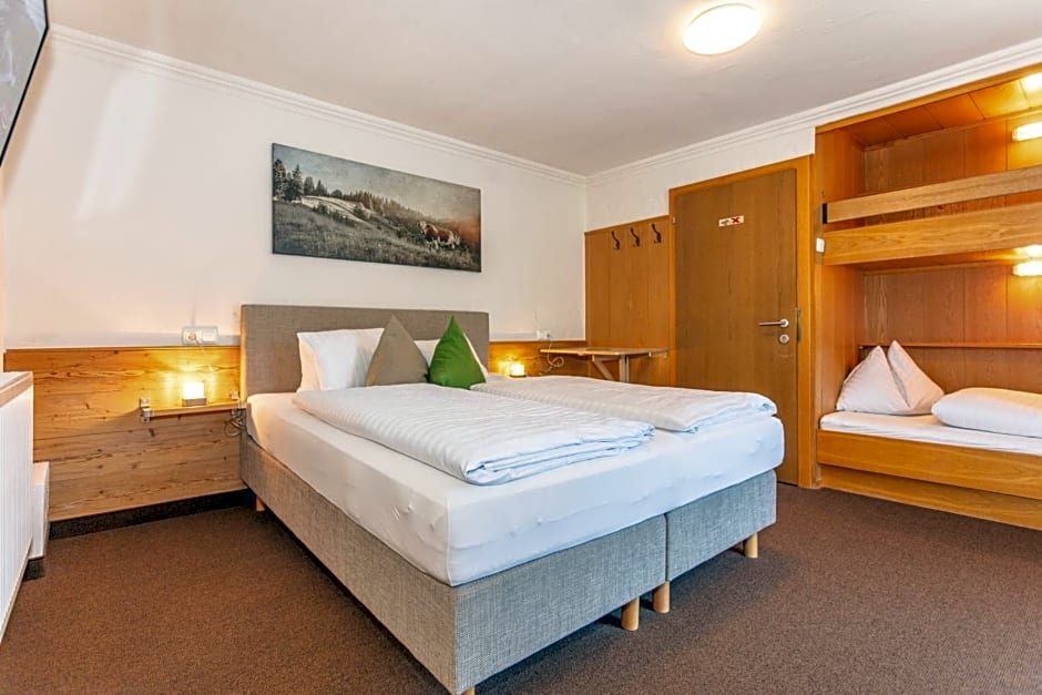 Bhome Gästehaus b&b / Apartments