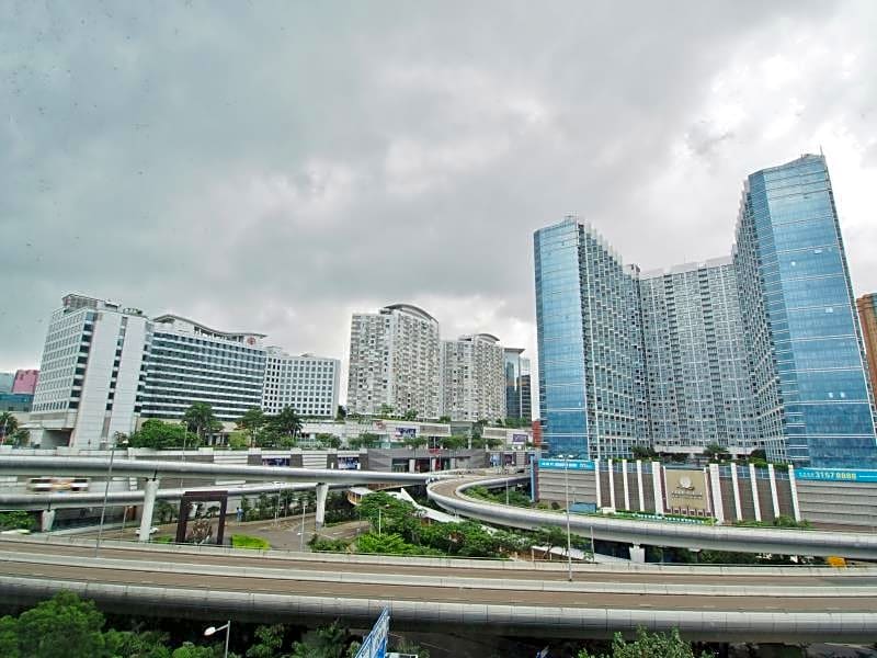 Kowloon Harbourfront Hotel