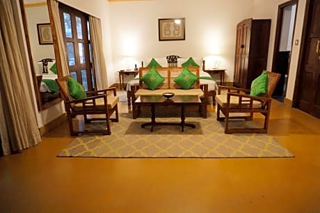 Heritage Suite with 20% discount on laundry (upto 5 pcs) | 10% discount on food and beverages