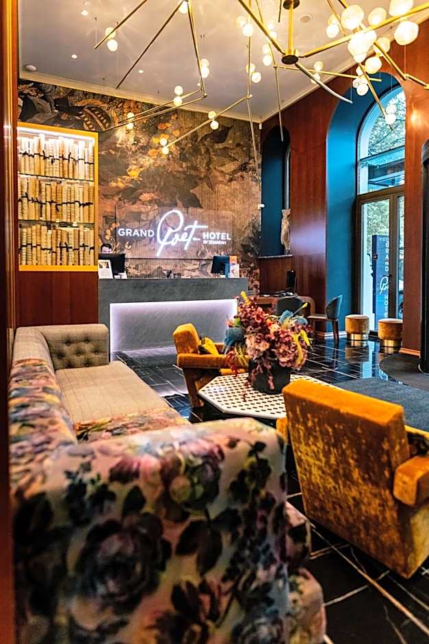 Grand Poet Hotel and SPA by Semarah