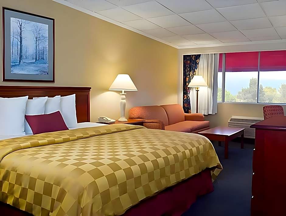 SureStay Plus Hotel by Best Western Lehigh Valley