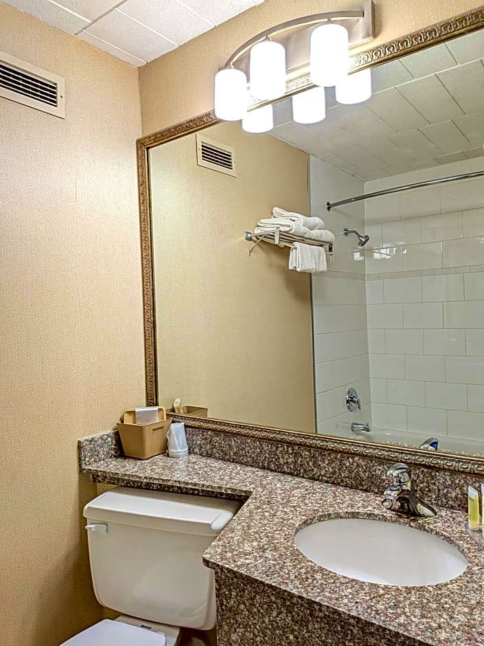 Confederation Place Hotel