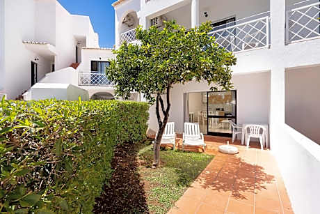 Superior One-Bedroom Apartment