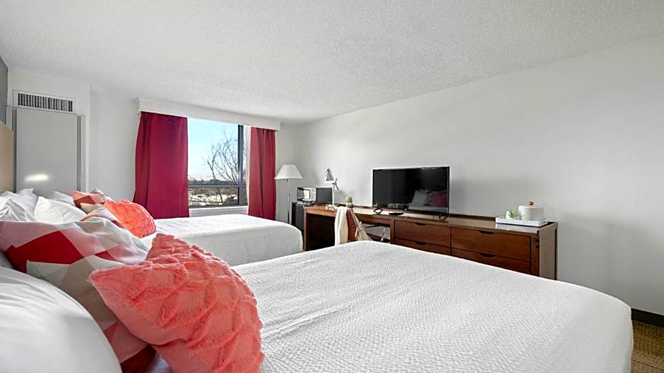 315 LoSo Hotel Airport