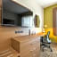 Holiday Inn Express & Suites - San Jose Silicon Valley By IHG