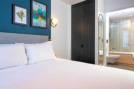 One-Bedroom King Suite