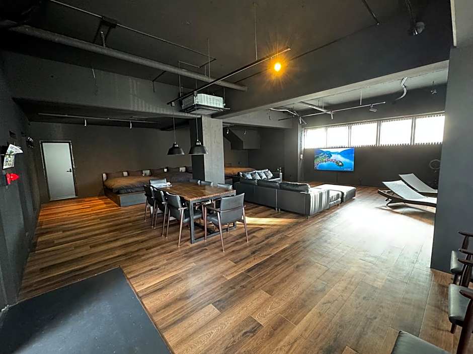 Black Villa Naha 最大8名宿泊可 136平米 美栄橋駅 徒歩1分