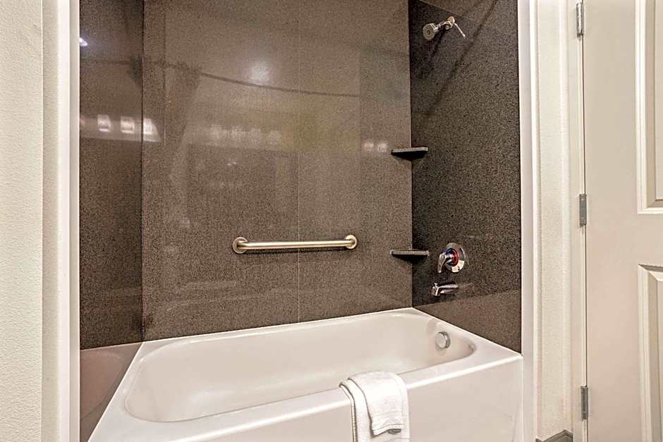 La Quinta Inn & Suites by Wyndham Tumwater - Olympia