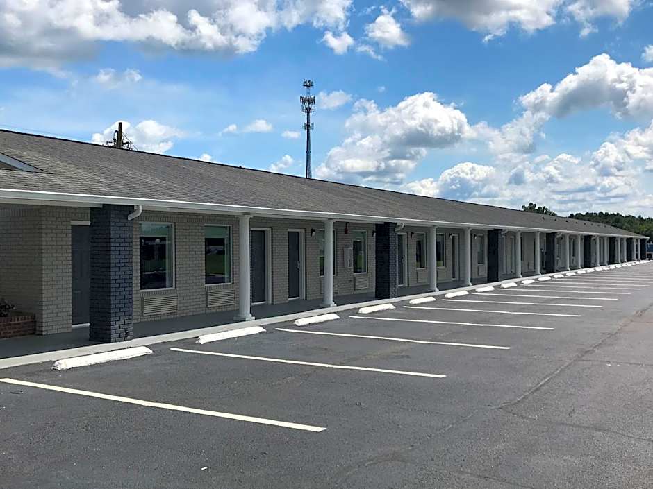 Rodeway Inn Calhoun South