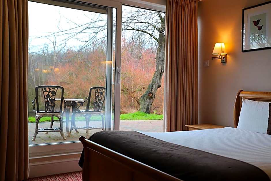 Inn On The Lake