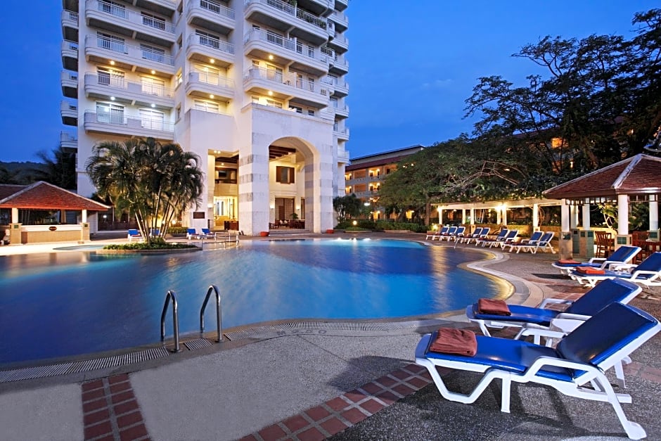 Waterfront Suites Phuket By Centara