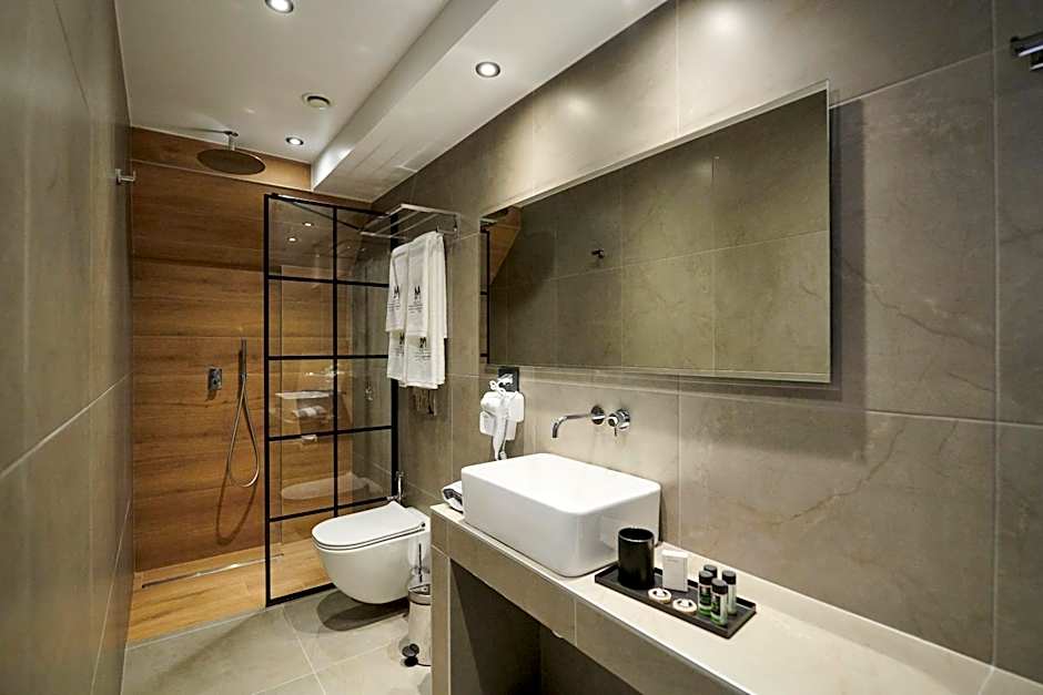 Meni Hotel & Apartments UNDER NEW MANAGEMENT