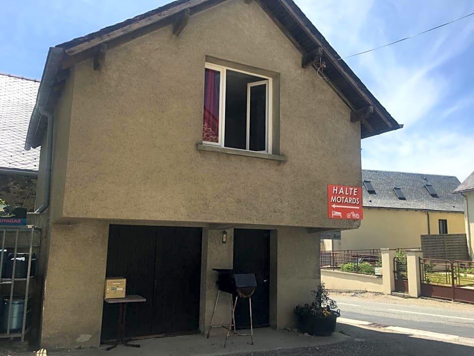 AUX PORTES D'AUBRAC studio 2 personnes