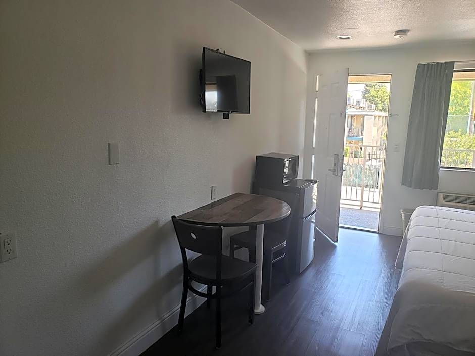 University Inn Fresno