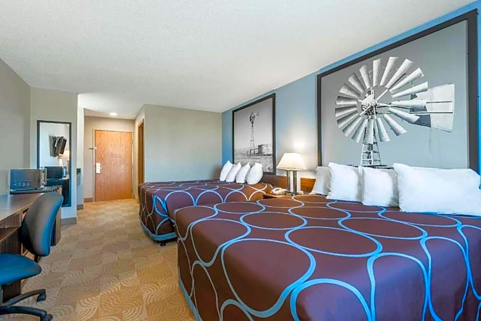 Super 8 by Wyndham Beloit