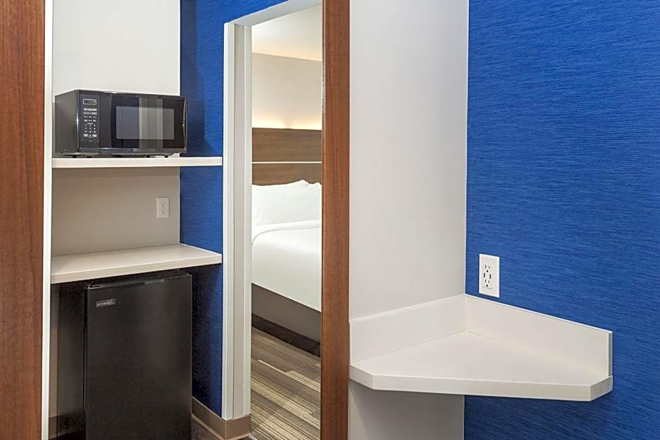 Holiday Inn Express And Suites Hudson I-94 By IHG