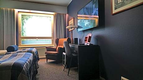West Side Hotel