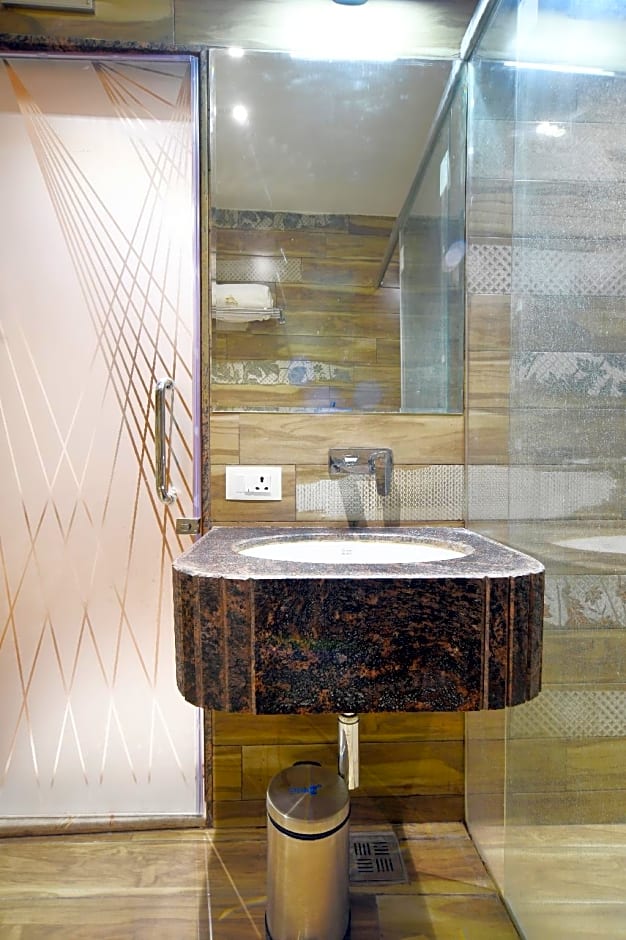 Hathili Hotel & Restaurant