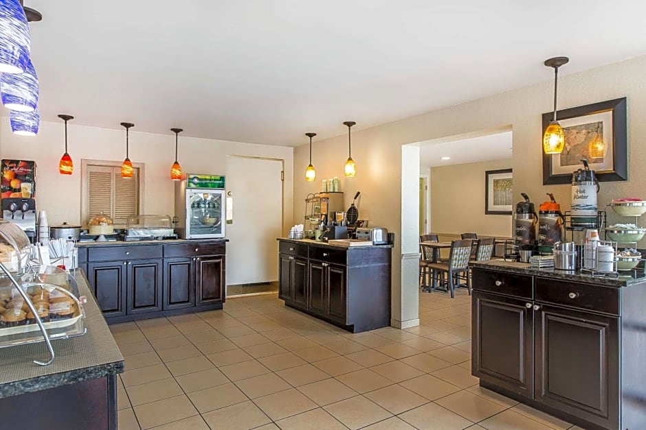 Quality Inn & Suites Easley - Greenville