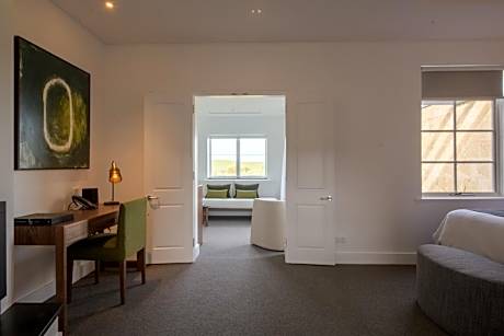 Superior Suite with Spa Bath - Stonewell