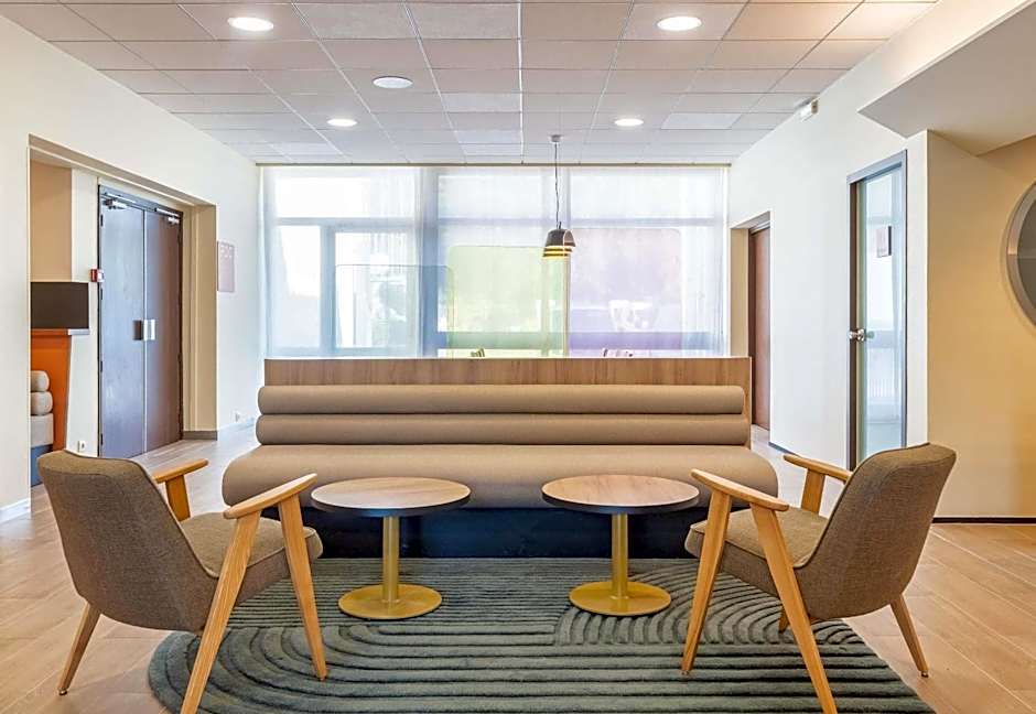 B&B HOTEL Lyon Nord 4 étoiles