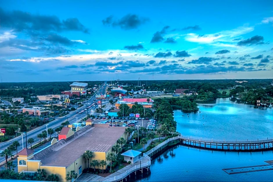 Laketown Wharf 1035 By Aneliya