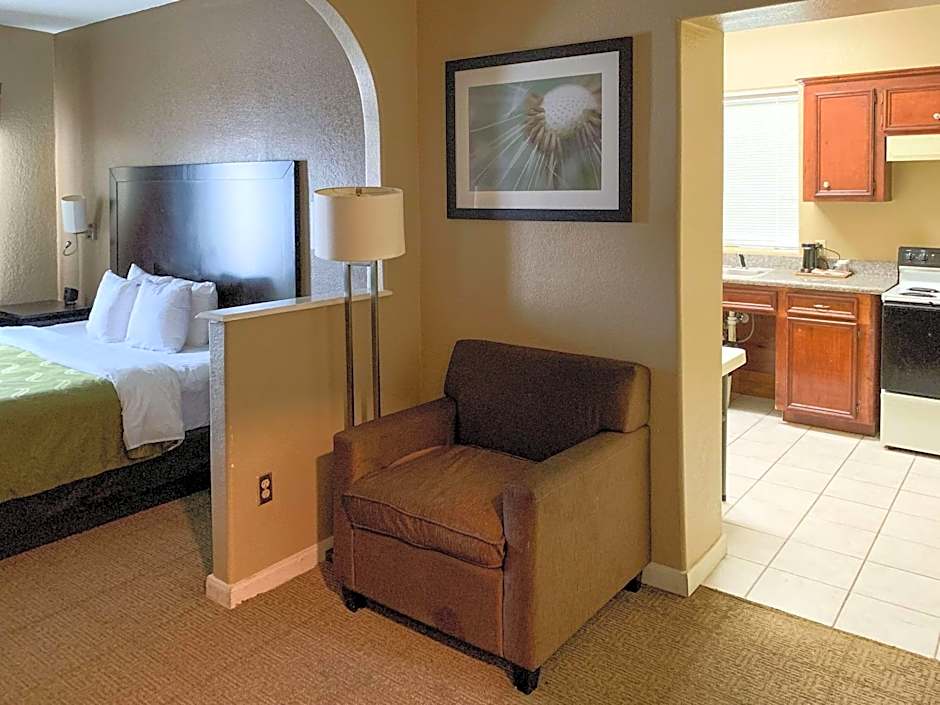 Quality Suites Houston NW Cy-Fair