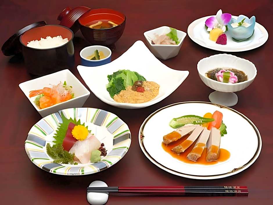 Okinawa Kariyushi Lch Izumizaki Kenchomae Hotel