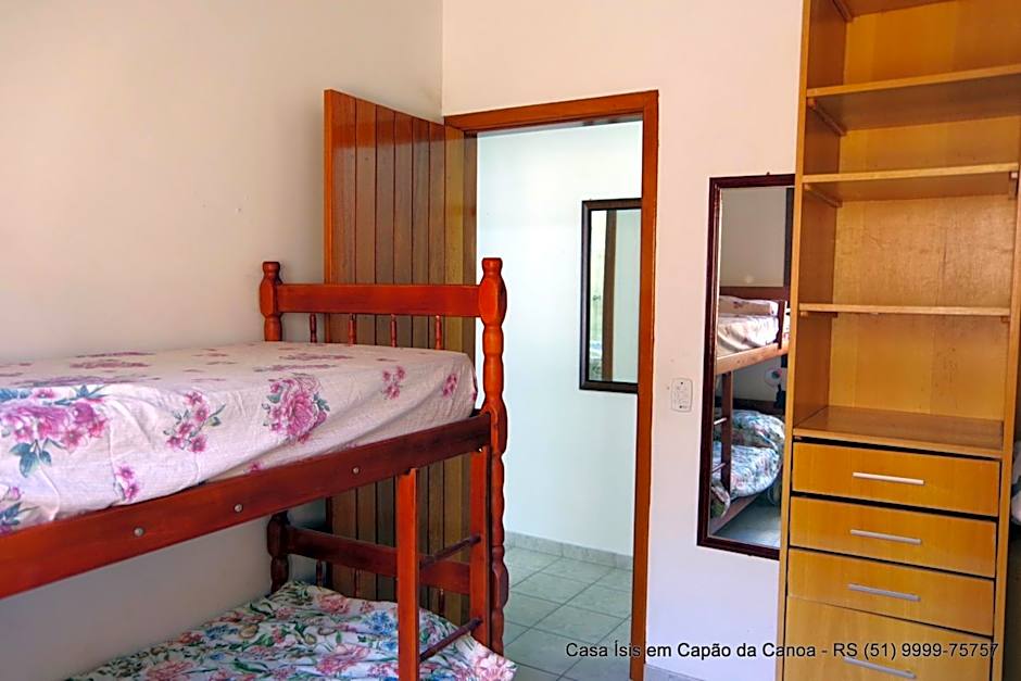 Casa ÍSIS de aluguel por temporada em Capão da Canoa com piscina