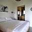 Rooster Guesthouse Rooms