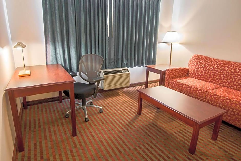 Bridgeway Inn & Suites