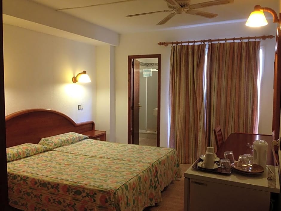 Hostal De La Caravel-La Ii