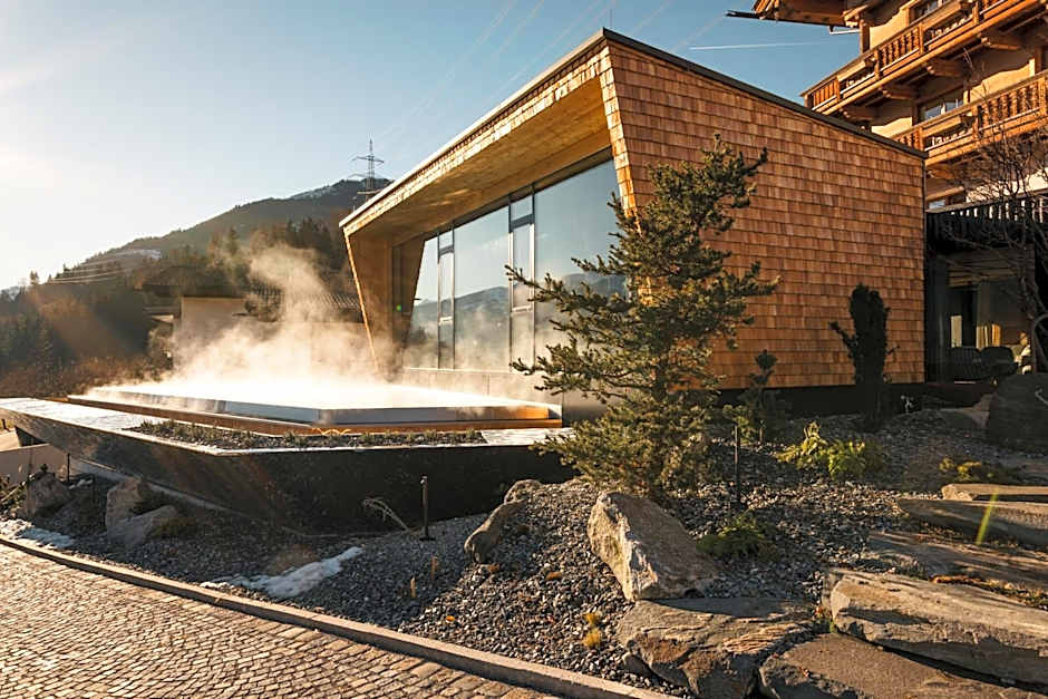 ASTER Boutique Hotel & Chalets