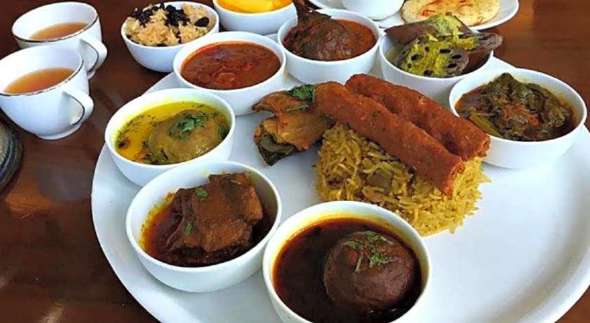 Houseboat Zaindari Palace