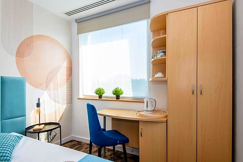 Sapphire Hotel Room Poznan