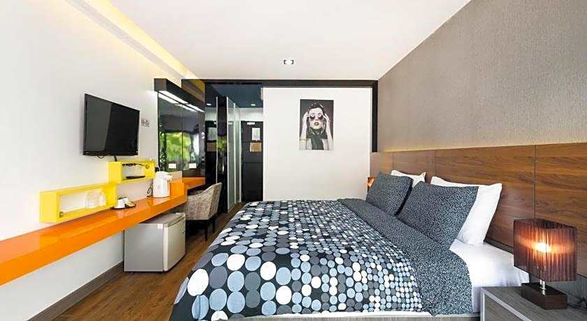 The Loft Seaside Sriracha Hotel