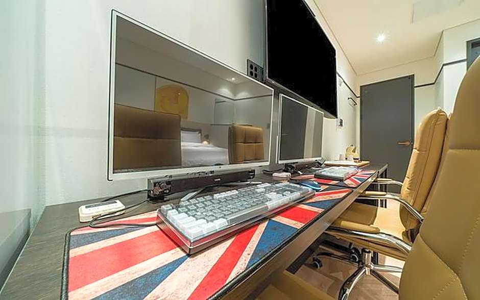 Brown Dot Incheon Nonhyeon Sorae port