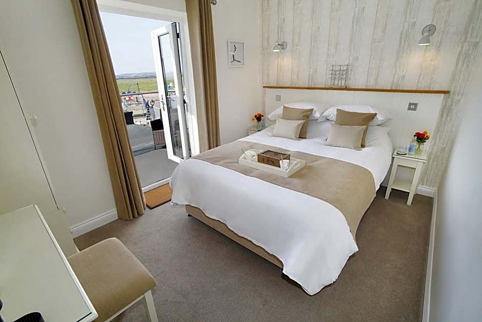 The Estuary Bar and Rooms