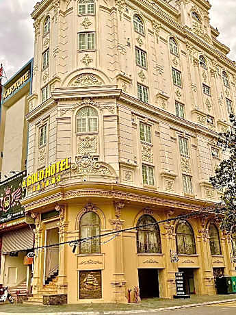 Gold Luxury Hotel Tu Son