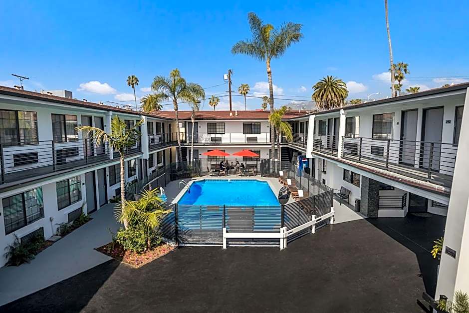 Sunset West Hotel SureStay Collection By Best Western