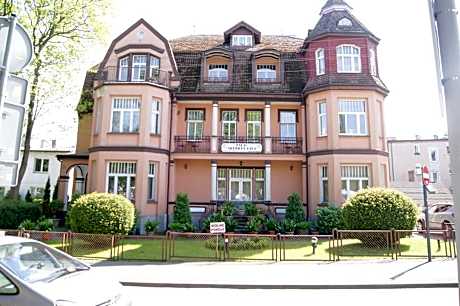 Pałacyk Srebrna Fala