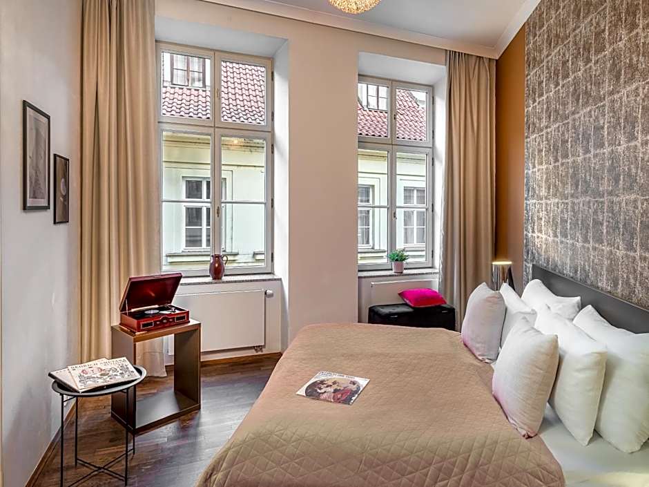 4 Arts Apartments by Adrez