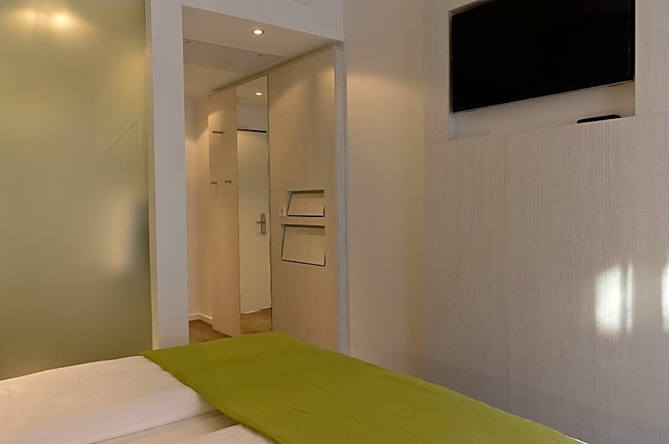 Super 8 by Wyndham Munich City North