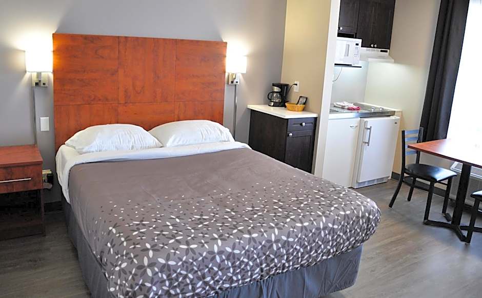 Moonlight Inn & Suites