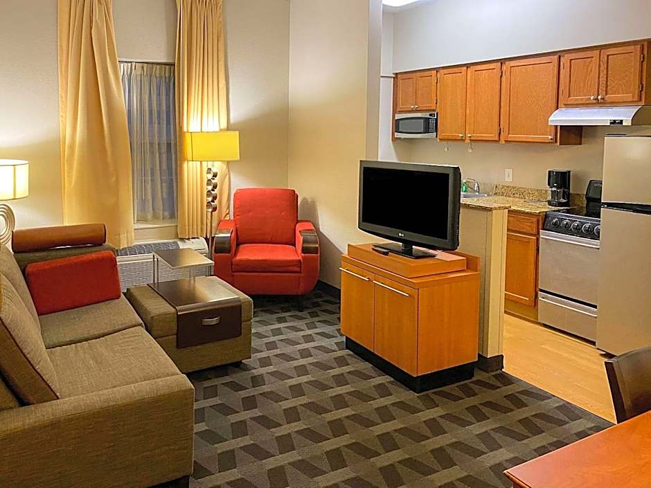 MainStay Suites Middleburg Heights Cleveland Airport