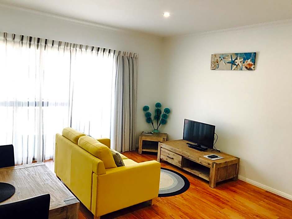 Pelicans Albany Middleton Beach