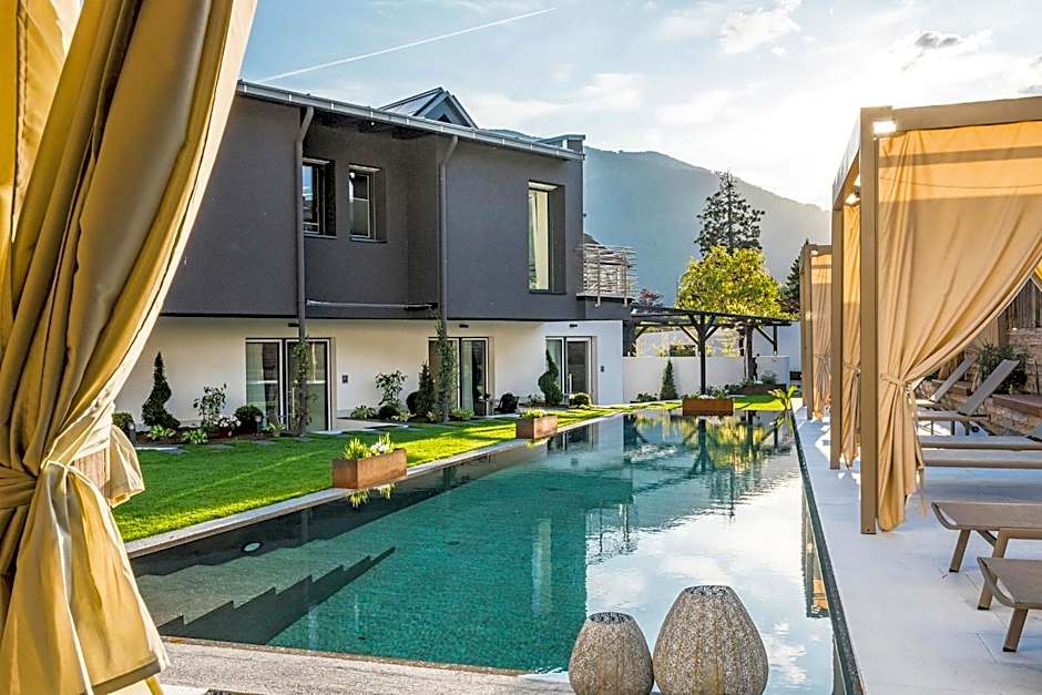 Merangardenvilla adults only